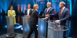 „wenn frau weidel hier bei uns im liberalen biel ihre freizeit verbringt, ist das ihre sache. Bundestagswahl 2017 Beim Tv Funfkampf Was Hatte Afd Frau Alice Weidel Mit Fdp Lindner Zu Flustern Mopo De