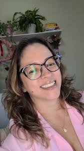 Cativante: é a palavra pra descrever esse sorriso lindo e alegre que  fizemos! 🤍 Vai além de um sorriso, é a sensação de uma nova vida daqui pra  frente, uma vida leve
