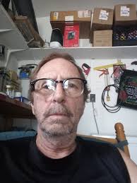 Introduction of Danny, a 70-year-old man from Texas, in the older men and  younger women community