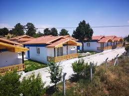 Bungalov ve mescit yapımının sürdüğü alanda, gölün ve kıyıdaki kumun rengindeki değişim dikkat çekti. Aromatic Hotel Burdur Turkei