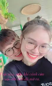 Thiện Nhân khoe cảnh tình tứ bên Ngân Trác, còn hạnh phúc phát ngôn: 'Thật  may mắn khi cánh cửa cuộc đời mới đã mở ra'