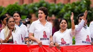 इंडिया ब्लॉक ने 'वोट चोरी' और 'SIR' के विरोध को दोगुना कर दिया है—सांसदों  ने '124 वर्षीय' मतदाता मिंता देवी वाली टी-शर्ट पहनी है | देखें | आज की खबरें