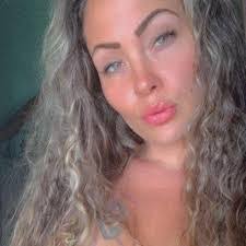 Laura Kush's Instagram, Twitter & Facebook