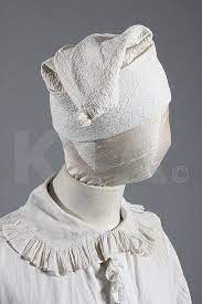 Sold Price A Rare Gentleman S Nightshirt And Nightcap 18th June 2 0112 2 00 Pm Bst Night Shirt Night Cap 18th Century Clothing