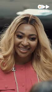 She came for just the visa but Officer Hope (@realwarripikin) made sure to  throw shade and some unsolicited career and travel advice😂 Head