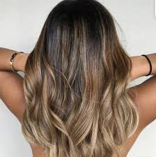 L'effet bisou de soleil est trop moderne et cool pourla saison 2020. Balayage Californien Dans Notre Salon De Coiffure Situe Dans Le Centre Ville De Marseille Salon De Coiffure Pas Cher A Marseille 7 Louna Rose