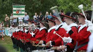 Mai, bewirtet und musiziert ab 11 uhr die gruppe haalgschrey in der trinkstube »zum schwarzen hannes«. Pfingstfest 2019 Kuchen Und Brunnenfest Freitag 2019 In Schwabisch Hall Sudwest Presse Online