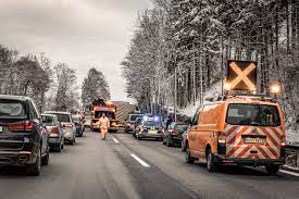 A 9 nach § 18 stvzo dürfen kraftfahrzeuge mit einer durch die bauart bestimmte höchstgeschwindigkeit von mehr als 6 km/h und ihre anhänger auf öffentlichen stra Haftung Nach Dem Stvg Jura Individuell