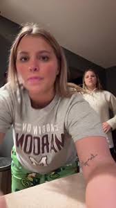 Leigh Carnes's Instagram, Twitter & Facebook