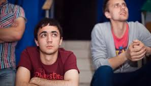 Идрак ответил ей оскорблениями, на него попытался напасть парень девушки, после чего ими. Idrak Mirzalizade Komiki