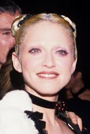 Madonna S Beauty Style Is As Classic As Her Music In 2020 Madonna Madonna 90s Beauty