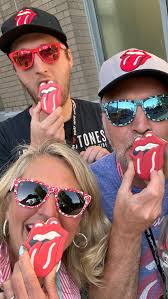 These ones took a ✨long time✨, #vancouverfoodie #vancouverdessert  #customcookies #rollingstonesfans #rollingstonescookies  #sugarcookiesofinstagram #cookiedecorating #cookieart #royalicingart ...