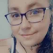 Kelli Cline's Instagram, Twitter & Facebook