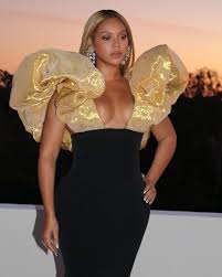 Beyonce Usa Schiaparelli Alta Costura Exclusivo Para O Globo De Ouro Roupa Beyonce Ideias Fashion Looks