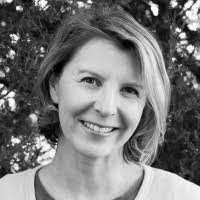 Lindsey Bergstrom's Instagram, Twitter & Facebook