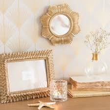 9 Miroirs Soleil Pour Decorer Vos Murs Avec Style Miroir Soleil Miroir Decoration Cadre
