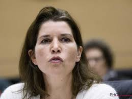 Dat heeft ze bevestiged in 'de ochtend'. 2020 Begint Vreselijk Voor Valerie Van Peel N Va Zware Klap Op Prive Vlak Redactie24