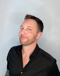 Have you met the owner of Source Salons? This is Ronnie. Ronnie's  originally from a small Pennsylvania town known for orchards and farms. His  first move was to Maryland for college, studying