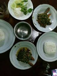 Namun begitu, aditya juga melayani pembelian kiloan dengan harga rp 49.500 per kilogram (kg). Menu Bebek Haji Slamet Ciliwung Malang Nusagates