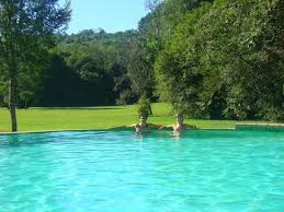 Primer ciudad hippie, o ciudad balnearia colmada por millones de turistas en temporada o no apta para mochileros (porque no permiten acampar en ningún lado), etc. Disfrutando De La Pileta Picture Of Cuna Piru Lodge Aristobulo Del Valle Tripadvisor