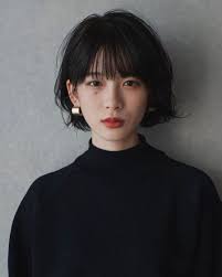 30代髪型 ショートボブヘアスタイル パーマ 前髪あり 前髪なし lala magazine ララマガジン ボブヘア ヘアスタイリング 髪型 ショートボブ