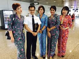 Paper dresses and psychedelic catsuits: 56 Malaysia Airlines Ideas In 2021 Malaysia Airlines Flight Attendant Cabin Crew