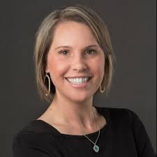 Elizabeth Boatwright's Instagram, Twitter & Facebook