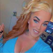 Saw one of my ex's today.. LAWD she was looking good .. She introduced me  to her boyfriend which is her fiancé 💍now.. He shook my hand & said thank  you.. I'm