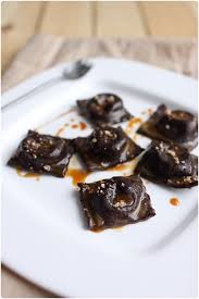 Raviolis Sucres A La Ganache Noire Sauce Caramel Et Pralin Chefnini Recette Raviolis Au Chocolat Sauce Caramel Caramel