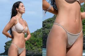 Paola di benedetto, così si chiama la madre natura della sesta puntata di ciao darwin, modella e conduttrice, è nata nel 1995 e vive a vicenza. Paola Di Benedetto Posta La Foto Con Le Smagliature Evviva La Bellezza Senza Photoshop