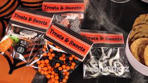 Sewn paper treat bags w/free printables from lil blue boo: Halloween Candy Treat Bags Personalized Diy Favor Bags Shindigz Youtube