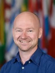 Nature for Resilience? The Politics of Governing Urban Nature