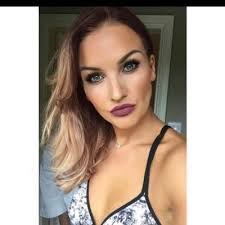 Carly Cox's Instagram, Twitter & Facebook