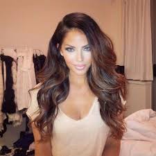 The layered hair is carefully styled to create waves on the side where the bangs are side swept to. Http Leopardandlaceee Tumblr Com Lifestyles Of The Rich And Richer Hair Styles Hair Beauty Hair Inspiration