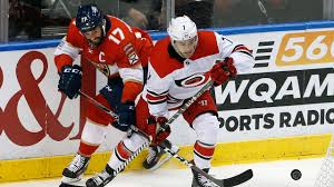 Derek allen ryan is an american professional ice hockey forward for the calgary flames of the national hockey league. Flames Sign Derek Ryan To Three Year Deal Sportsnet Ca