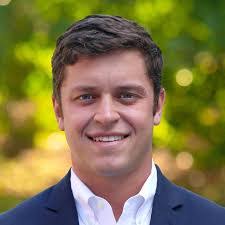 Bruce Hutter's Instagram, Twitter & Facebook