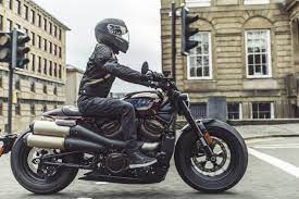 The sportster used the same motherboard as the couriers, and on certain 14.4 kbit/s models a sequence of at commands could be issued to enable the faster 16.8 kbit/s hst mode. Aocdttltvsvxbm
