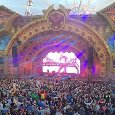 Candi Staton Young Hearts Run Free Remix Cool Martinsolveig Dropped Float My Boat He Is Down With The 212 Tomorrowland Festival