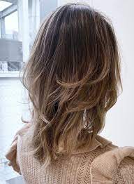 ミディアム ひし形ボリュームウルフレイヤーミディ afloat japanの髪型 ヘアスタイル ヘアカタログ 2020冬 春 レイヤーカットヘア 40代 ヘアスタイル セミロング ヘアスタイル