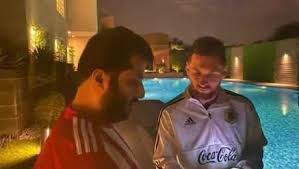 ميسي يفاجيء تركي آل الشيخ بهذه الطريقة نشر اللاعب الدولي الأرجنتيني لوينل ميسي مهاجم نادي برشلونة الاسباني عبر حسابه الرسم Rayban Wayfarer Mens Sunglasses Men