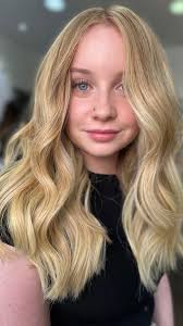 Fresh hydrated curls 😍 Do your curls need a little extra love? Book in  with our curl specialists today 👩🏻‍🦱 #hairbyphdparramatta #hairbyphd  #parramattahairsalon #parramattahairstylist #parramattahaircolourist  #sydneyhairsalon #sydneyhairstylist ...