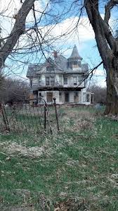 Pin By Annjanett Kuligowski Mcneil On Dream Home Old Abandoned Buildings Old Abandoned Houses Abandoned Mansions