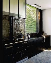 Halloween Style Perfect Gothic Glam Style Kitchen Love The Black Aga Stove And The Black Cabinets Look At The Cuisines Design Style Cuisine Belle Cuisine