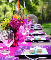 Découvrez notre sélection de déco de table anniversaire sur deco de fête, le spécialiste des décorations de toutes vos fêtes. 20 Idees Deco D Anniversaire Par Cheres Birthday Table Birthday Table Decorations Birthday Party Tables
