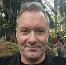 Hi, does anyone know how much it costs to change English driving licence to  Spanish and can you do it yourself? Thank you 🙏