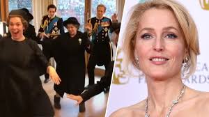 Gillian anderson is set to star as former british prime minister margaret thatcher in the fourth season of the crown. Gillian Anderson Humiliated After Clip Of The Crown Cast Dancing To Lizzo Surfaces Dublin S Fm104
