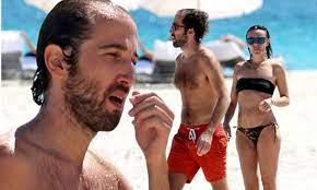 But electronic musician thomas bangalter was unmasked as he hit the beach in miami with his stunning wife, french actress elodie bouchez, over the weekend. Daft Punk S Thomas Bangalter Hits The Beach With Wife Elodie Bouchez Daily Mail Online