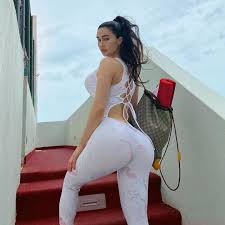Model and social media influencer joselyn cano also dubbed as the mexican kim kardashian has reportedly died at the age of 29 following a botched medical procedure. Joselyn Cano S Funeral Live Streamed On Youtube After Onlyfans Model Died From Botched Butt Lift Op Aged 29