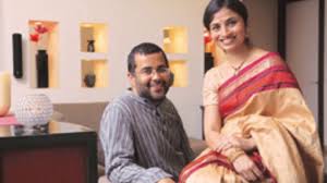 Writer And Author Chetan Bhagat With His Family Youtube Chetan bhagat writes a strong female protagonist, but does she need to be nice?