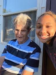 Glenna Combs's Instagram, Twitter & Facebook